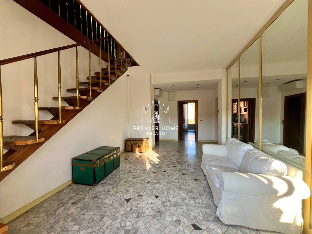 appartamento in vendita a Milano in zona De Angeli
