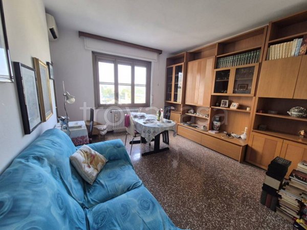 appartamento in vendita a Milano in zona Lorenteggio