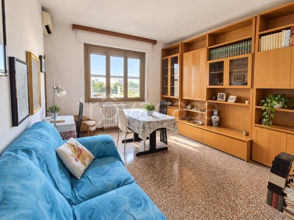 appartamento in vendita a Milano in zona Lorenteggio
