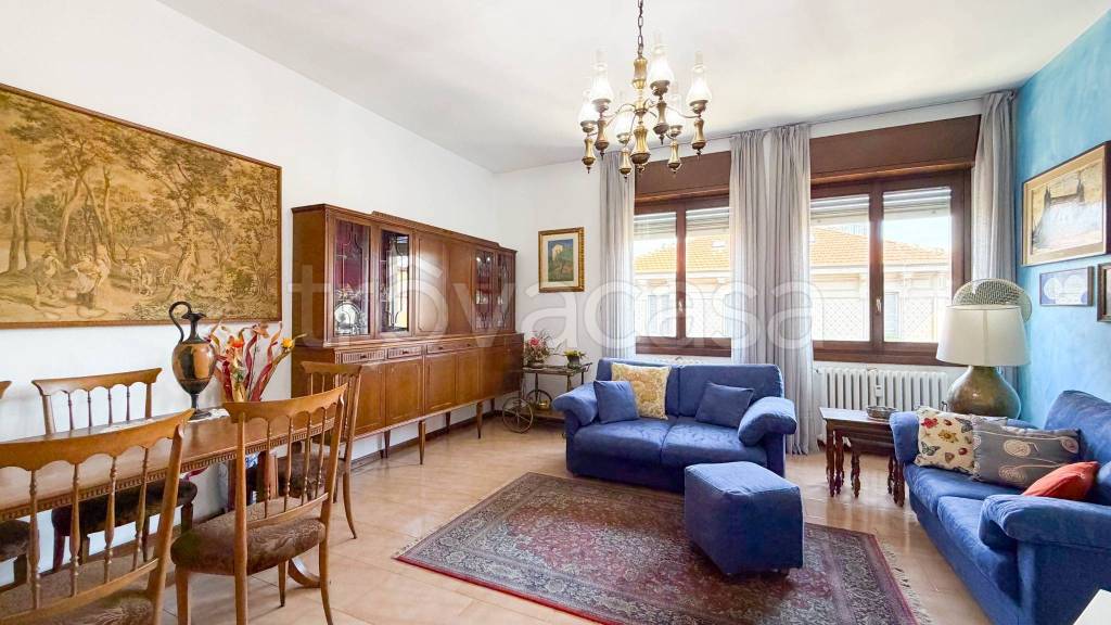 appartamento in vendita a Milano in zona Isola