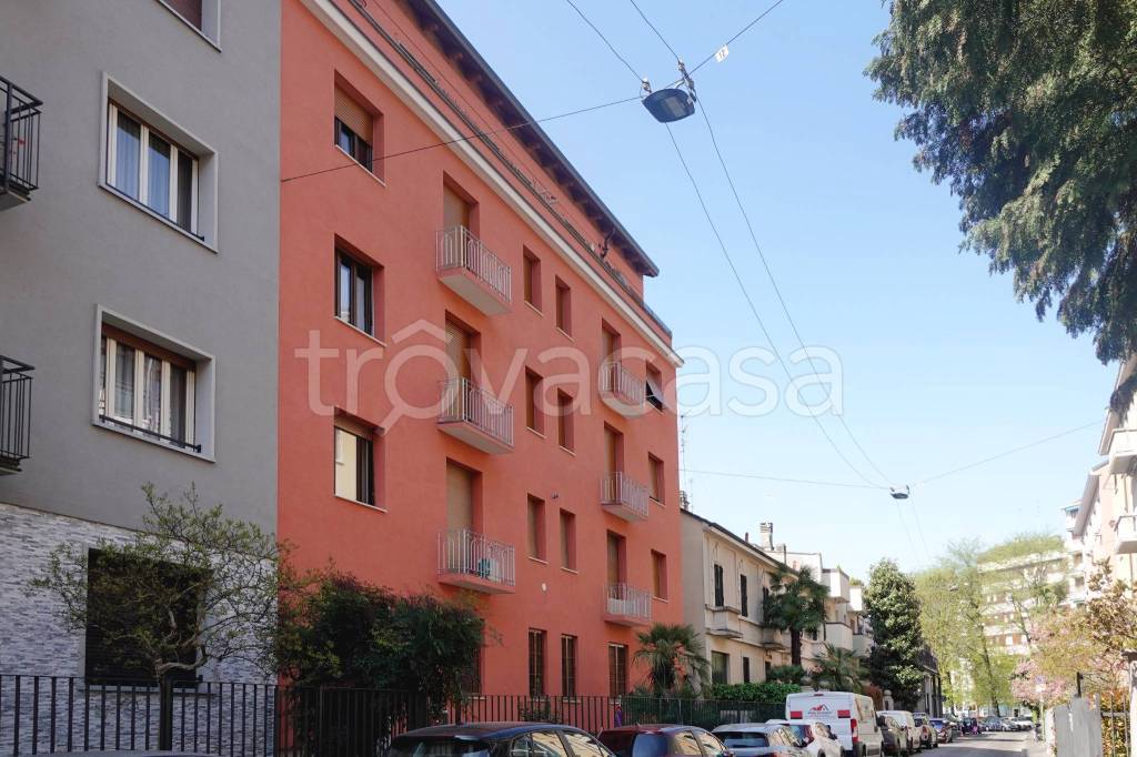 appartamento in vendita a Milano in zona Bande Nere