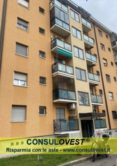 appartamento in vendita a Milano in zona Gallaratese