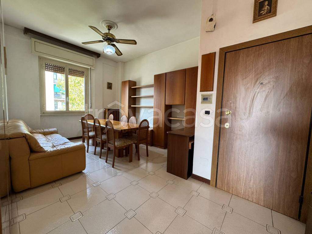 appartamento in vendita a Milano in zona Lorenteggio