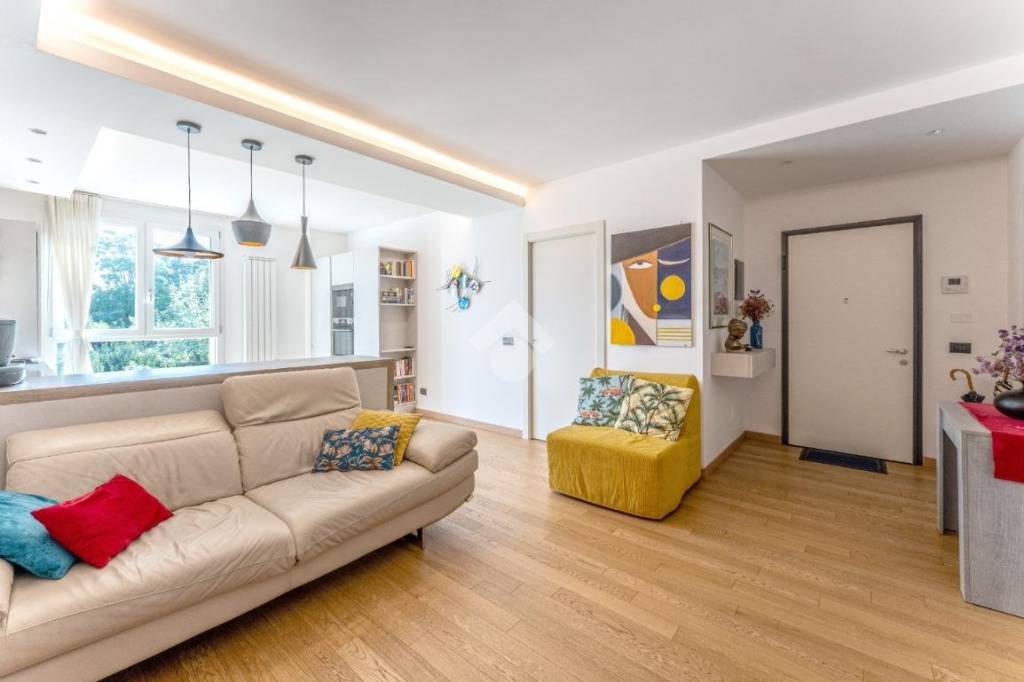 appartamento in vendita a Milano in zona Dergano