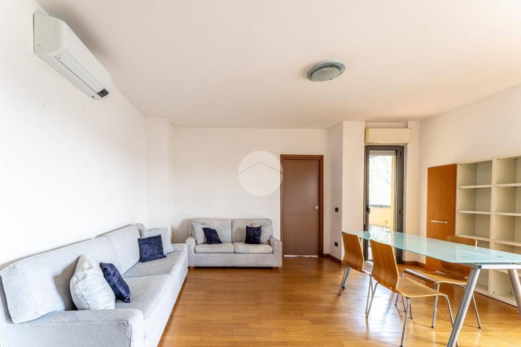 appartamento in vendita a Milano in zona Farini