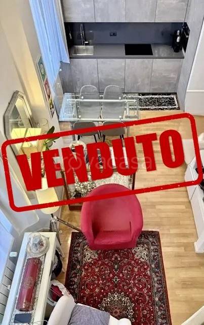 appartamento in vendita a Milano in zona Corsica