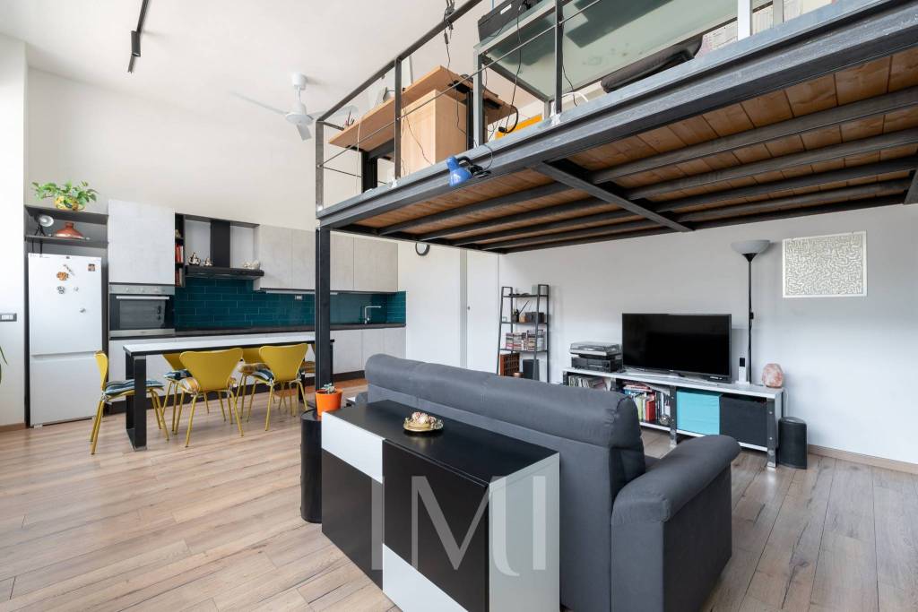 appartamento in vendita a Milano in zona Lorenteggio