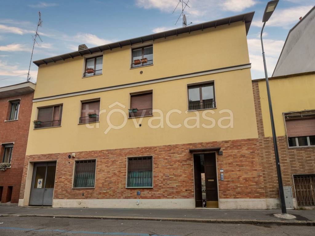appartamento in vendita a Milano in zona Bande Nere