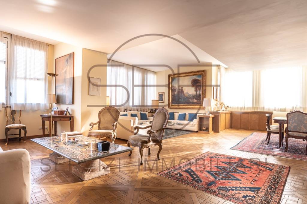 appartamento in vendita a Milano in zona Centro Direzionale