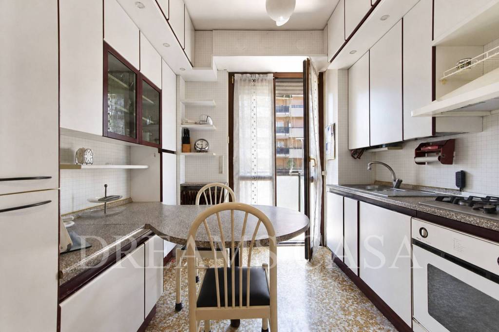 appartamento in vendita a Milano in zona Barona