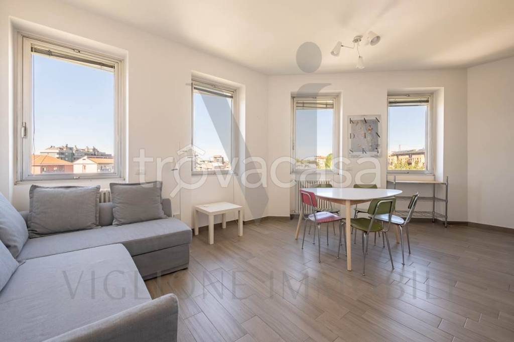 appartamento in vendita a Milano in zona Famagosta