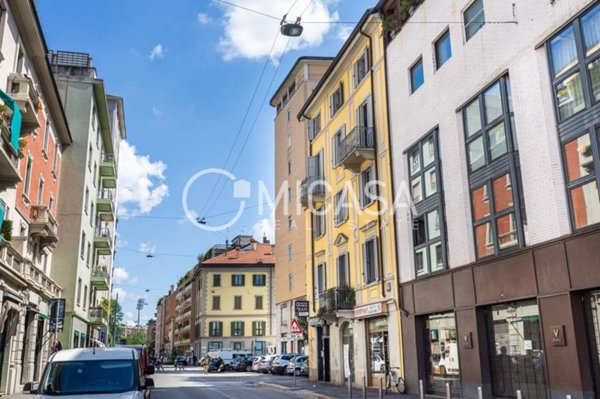 appartamento in vendita a Milano in zona Sempione