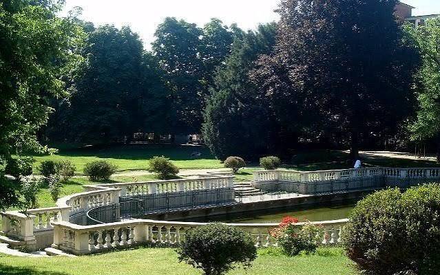 appartamento in vendita a Milano in zona Guastalla