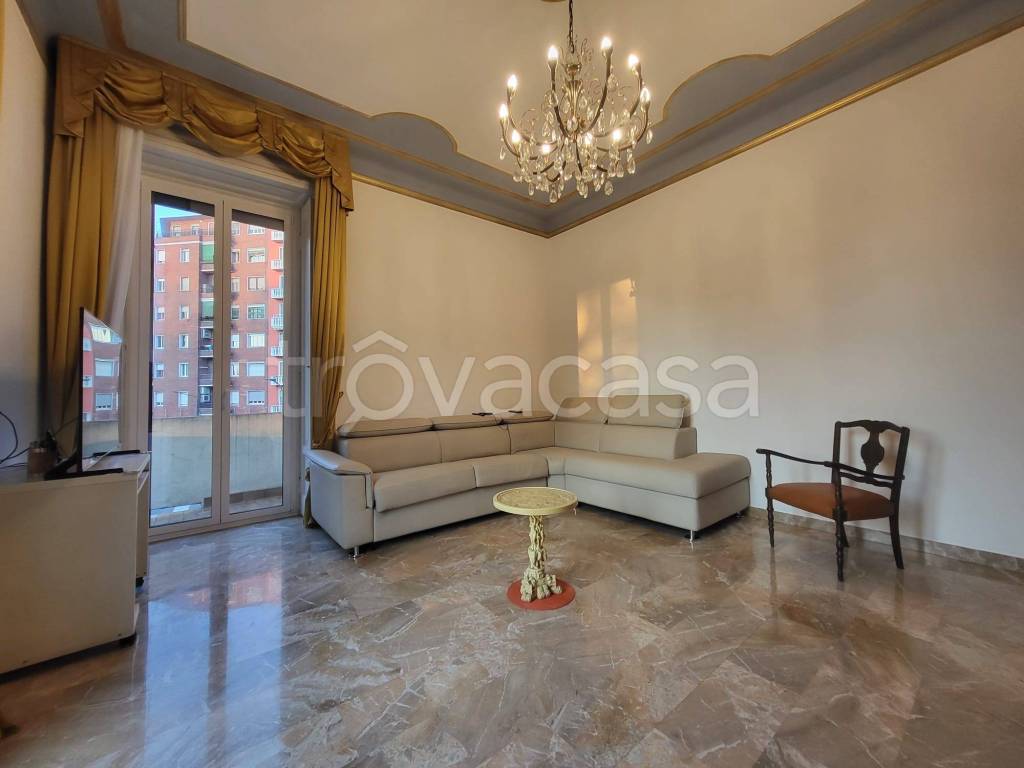 appartamento in vendita a Milano in zona Corsica