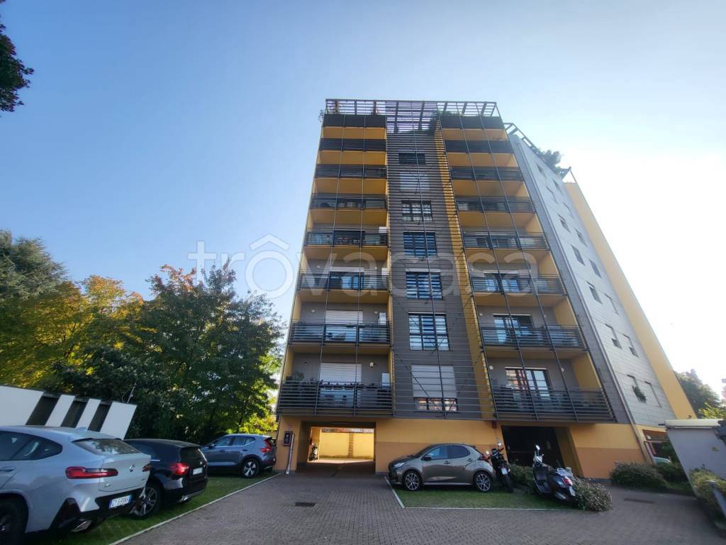 appartamento in vendita a Milano in zona Piazzale Lodi