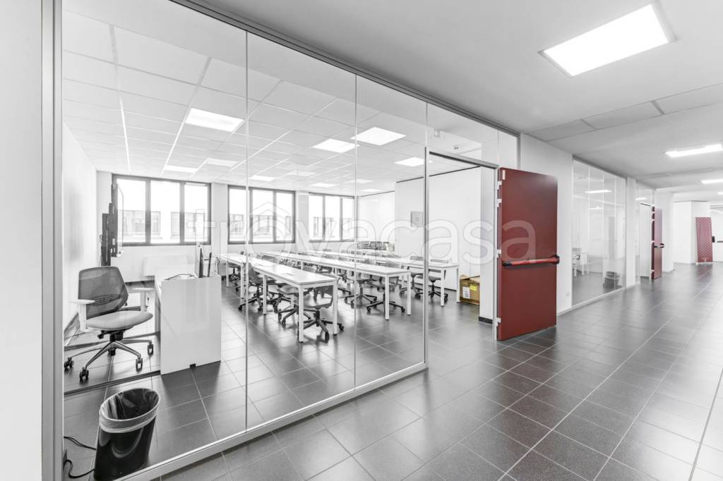 ufficio in vendita a Milano in zona Bovisa
