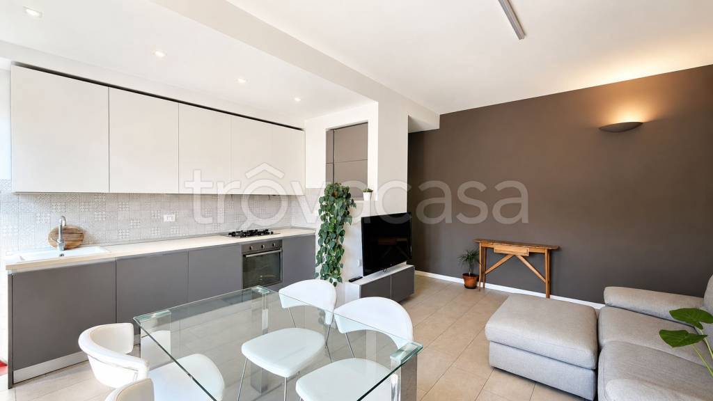 appartamento in vendita a Milano in zona Piazzale Lodi
