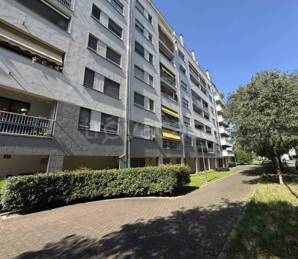 appartamento in vendita a Milano in zona Quarto Oggiaro