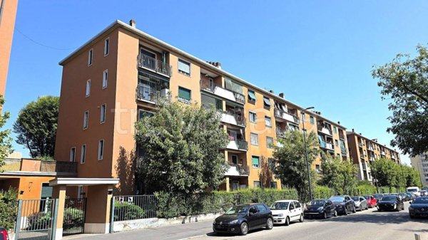 appartamento in vendita a Milano in zona Lorenteggio