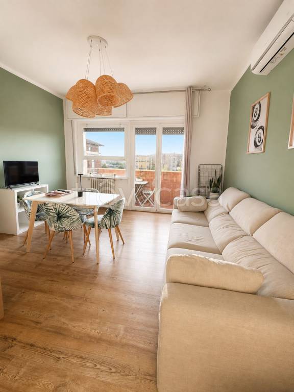 appartamento in vendita a Milano in zona Lorenteggio