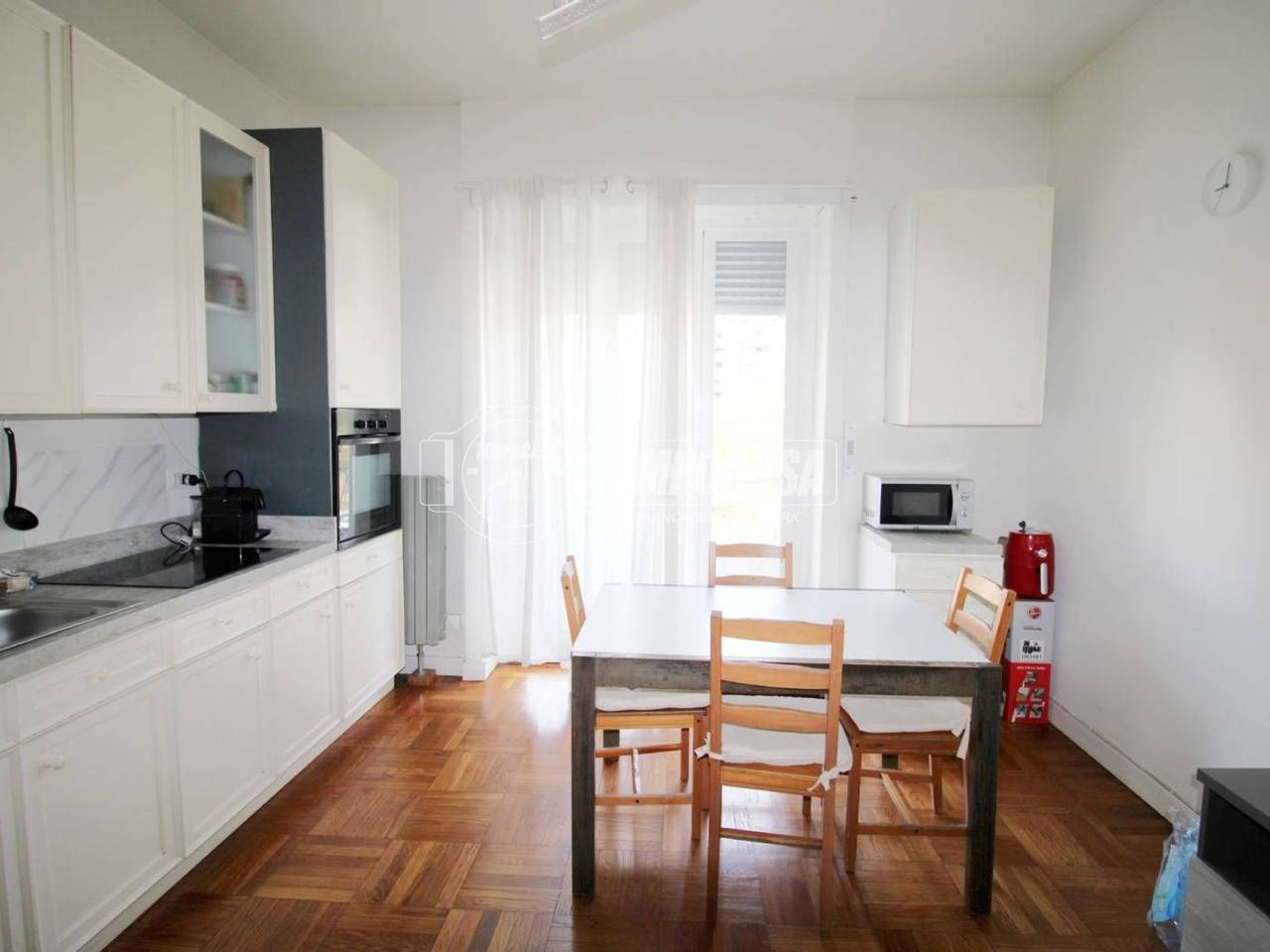 appartamento in vendita a Milano in zona Piazzale Lodi