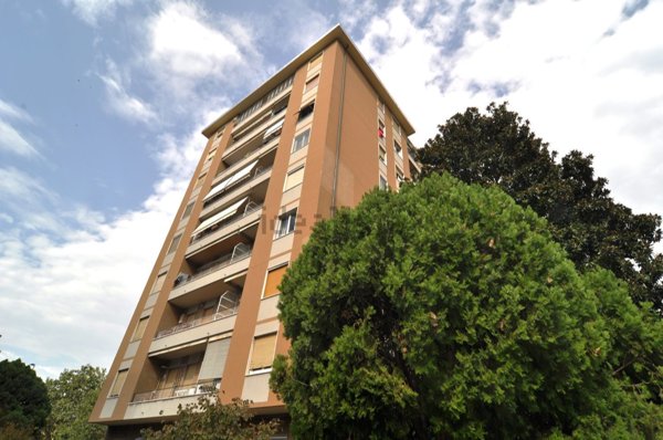 appartamento in vendita a Milano in zona Lorenteggio