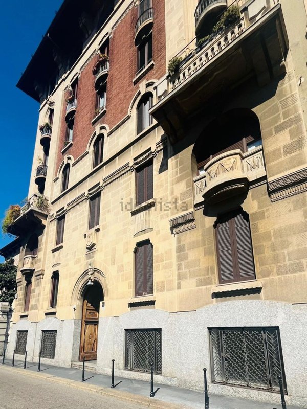 appartamento in vendita a Milano in zona Sempione