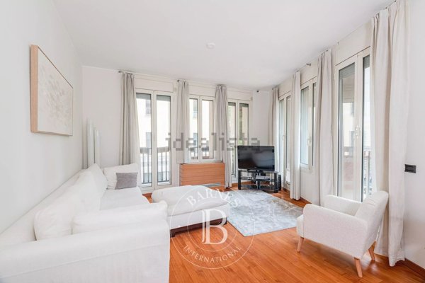 appartamento in vendita a Milano in zona Porta Nuova