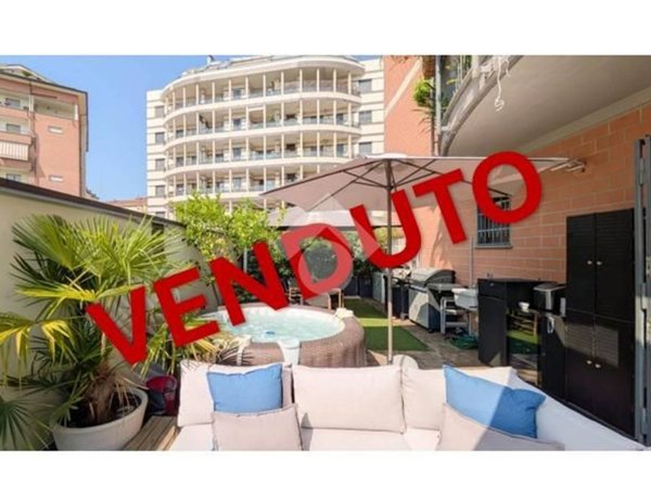 appartamento in vendita a Milano in zona Corsica