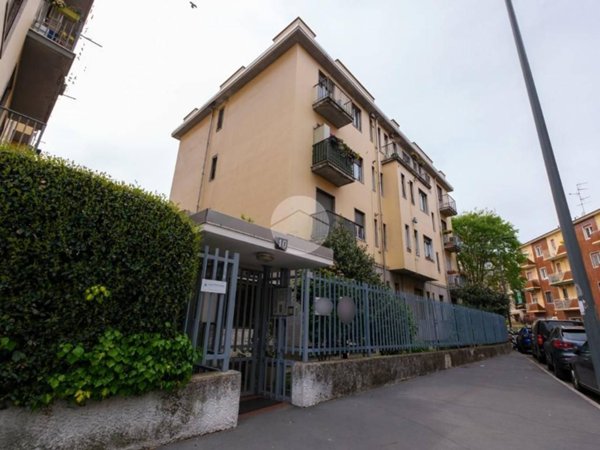 appartamento in vendita a Milano in zona Forze Armate