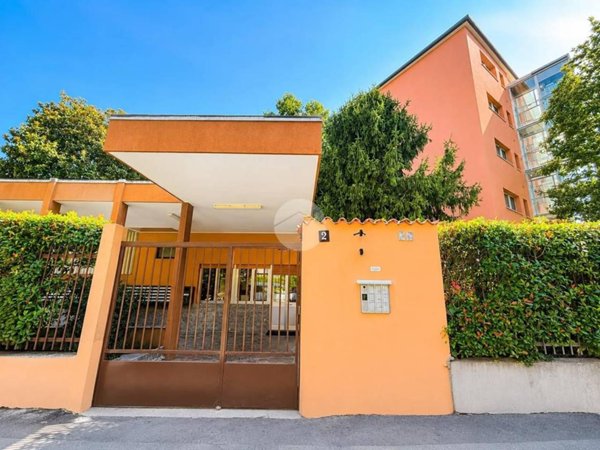 appartamento in vendita a Milano in zona Corvetto
