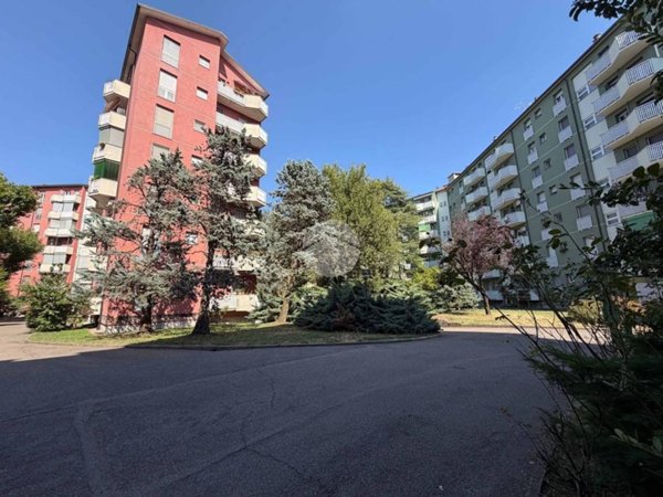appartamento in vendita a Milano in zona Forlanini