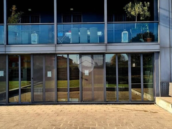 appartamento in vendita a Milano in zona Lorenteggio