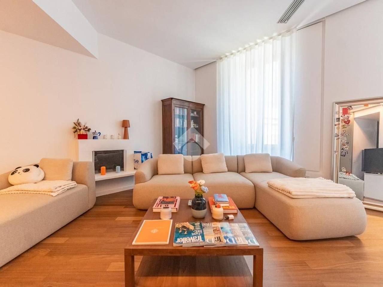 appartamento in vendita a Milano in zona Porta Nuova