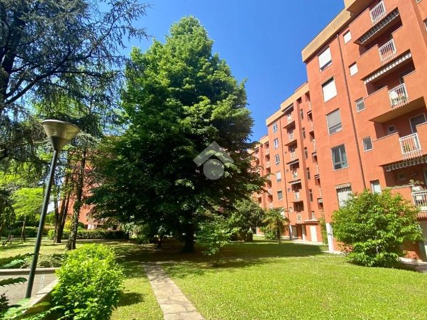 appartamento in vendita a Milano in zona Baggio