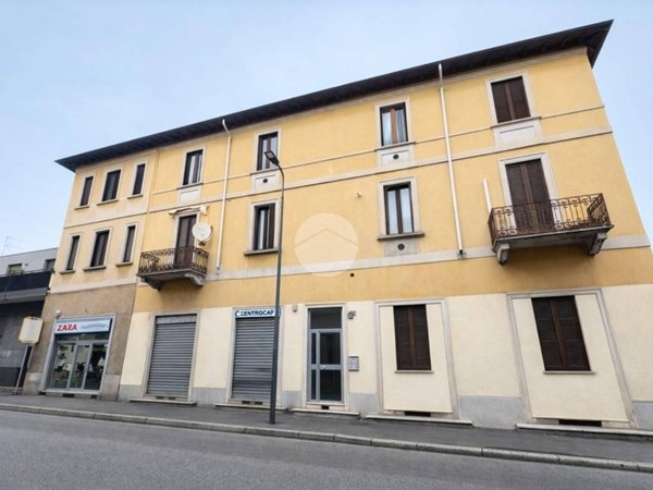 appartamento in vendita a Milano in zona Baggio