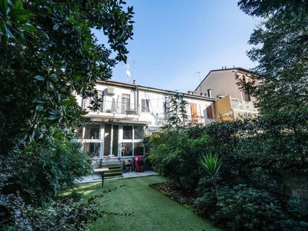 casa indipendente in vendita a Milano in zona Porta Vittoria