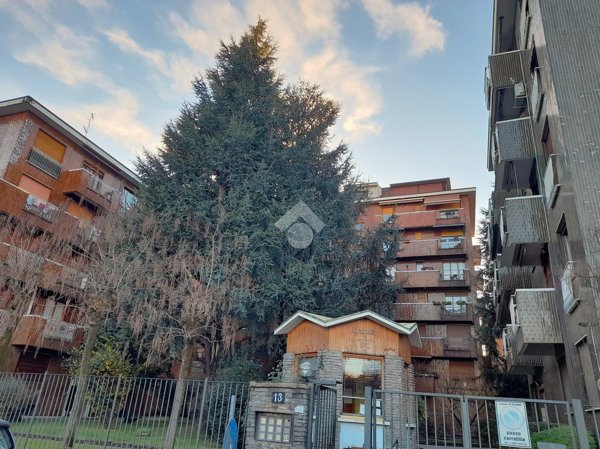 appartamento in vendita a Milano in zona Montalbino
