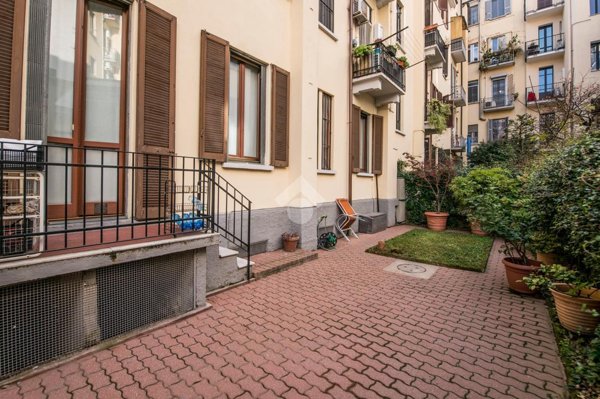 appartamento in vendita a Milano in zona Porta Monforte