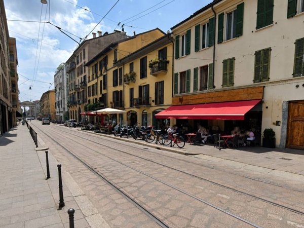 negozio in vendita a Milano in zona Porta Ticinese