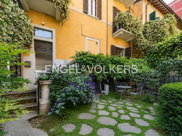 appartamento in vendita a Milano in zona De Angeli