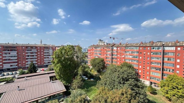 appartamento in vendita a Milano in zona Gallaratese