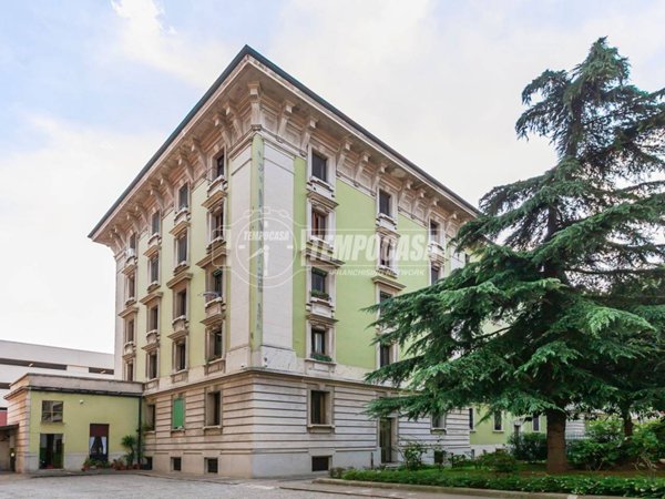 appartamento in vendita a Milano in zona Montalbino