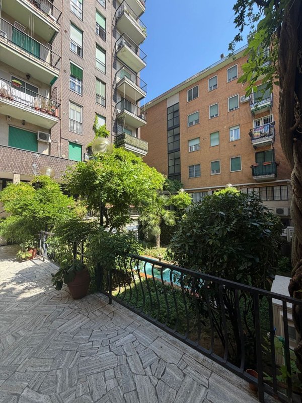 appartamento in vendita a Milano in zona Stadera