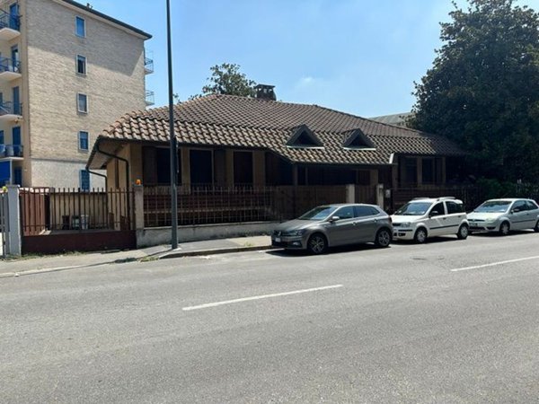 casa indipendente in vendita a Milano in zona Crescenzago