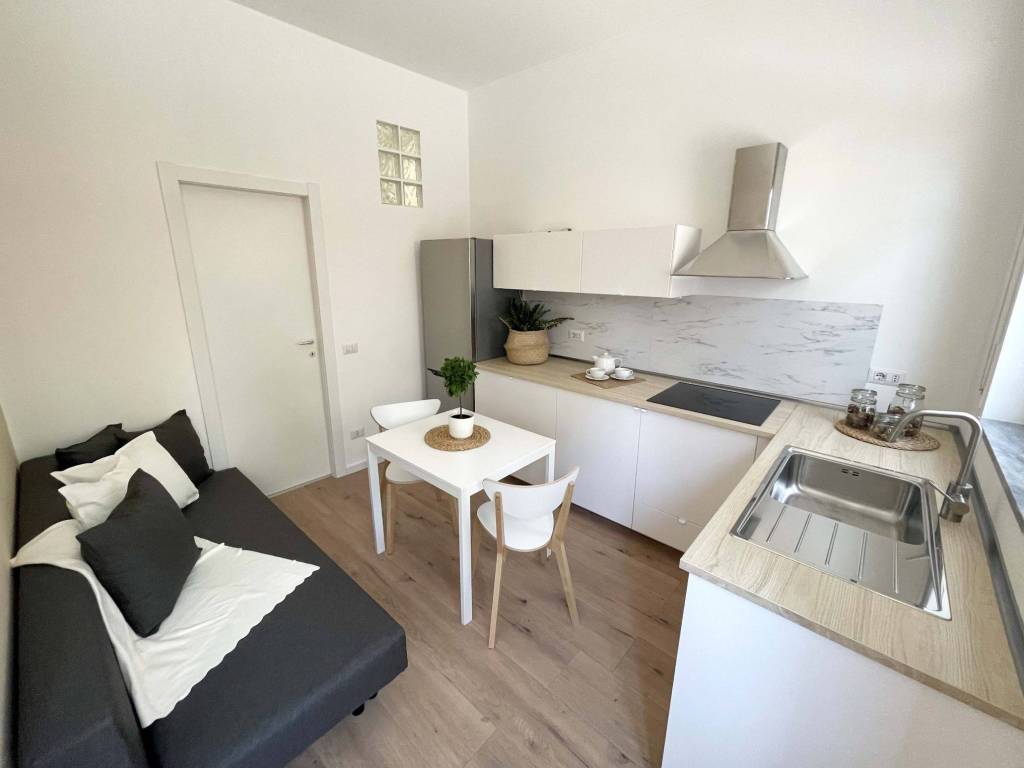 appartamento in vendita a Milano in zona Baggio