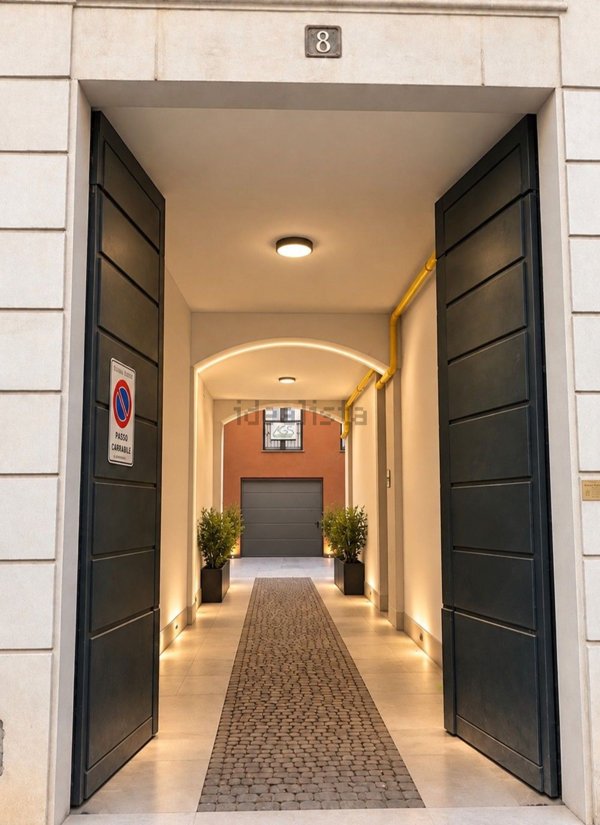appartamento in vendita a Milano in zona Porta Nuova