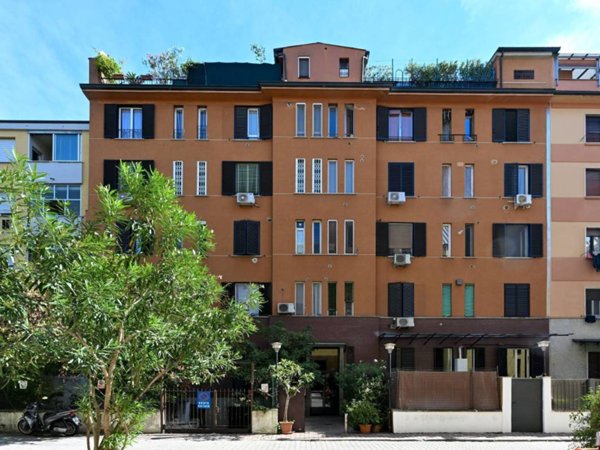 appartamento in vendita a Milano in zona Corvetto