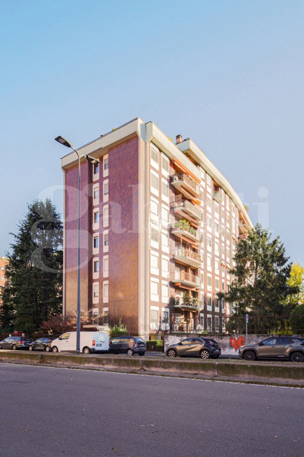 appartamento in vendita a Milano in zona Barona