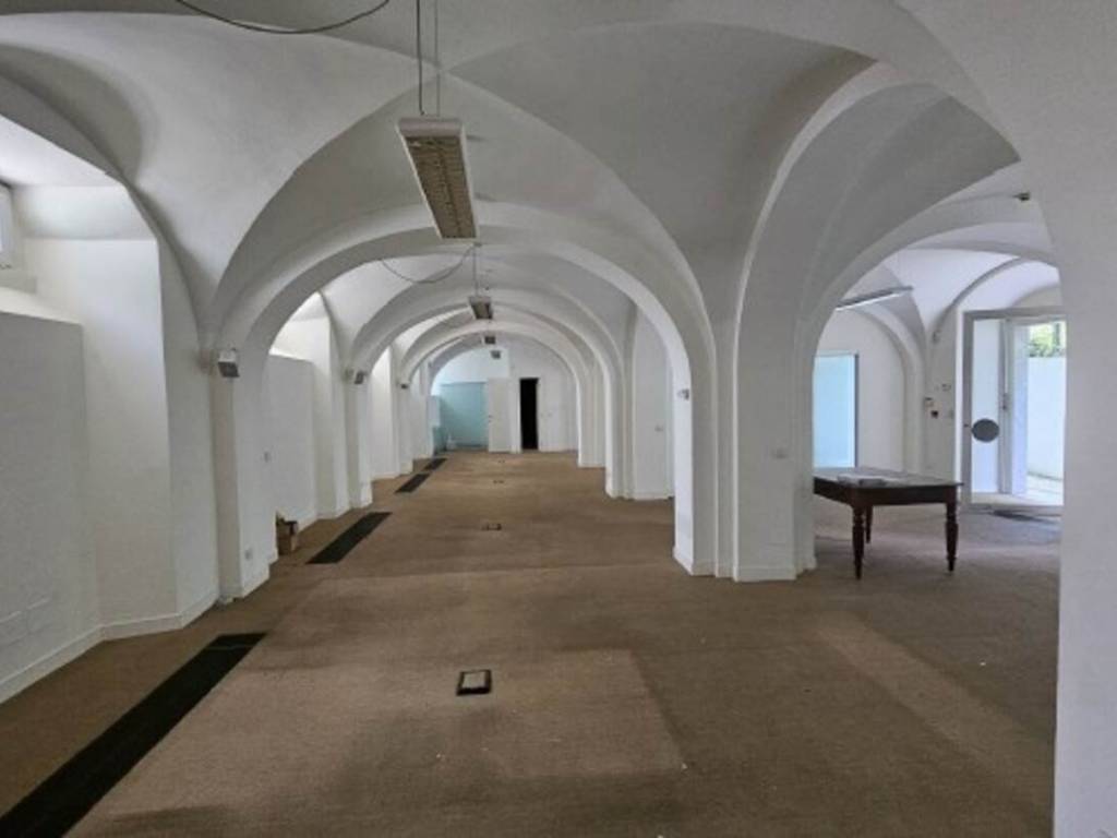 ufficio in vendita a Milano in zona Bocconi